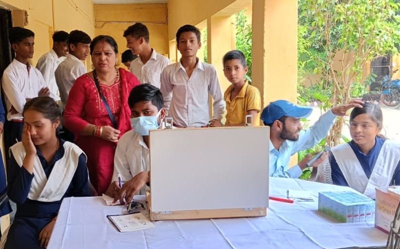 सक्षम संस्था ने लगाया नेत्र शिविर, 150 लोगों की हुई जांचें