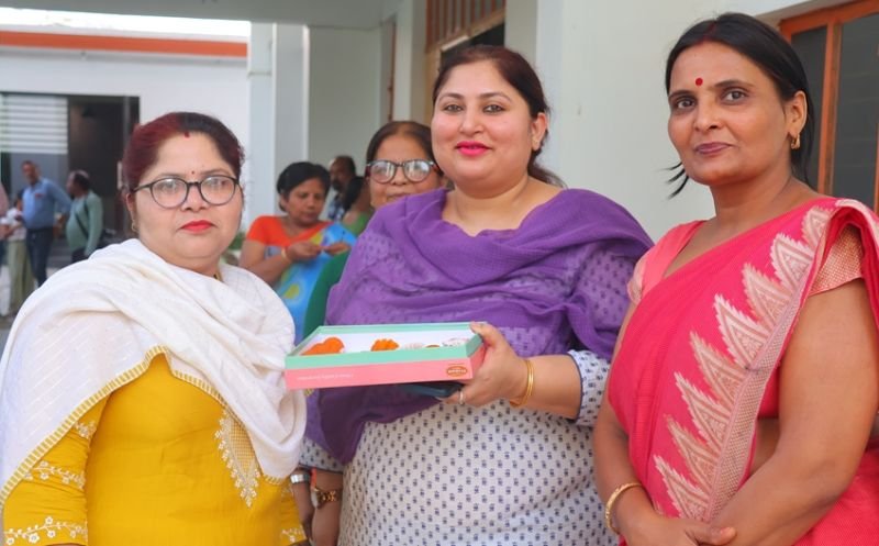 मदर एथीना के कक्षा 10 के देवांग वशिष्ठ बने जोनल टॉपर