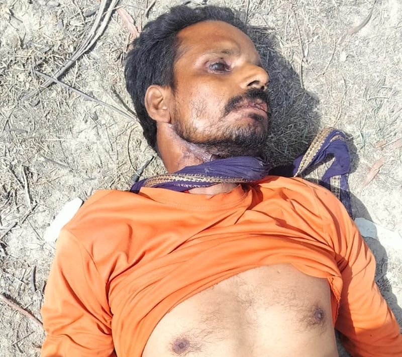 बंद फैक्ट्री के गेट के पास पेड़ पर लटका मिला युवक का शव, जेब से मिला ई-श्रम कार्ड