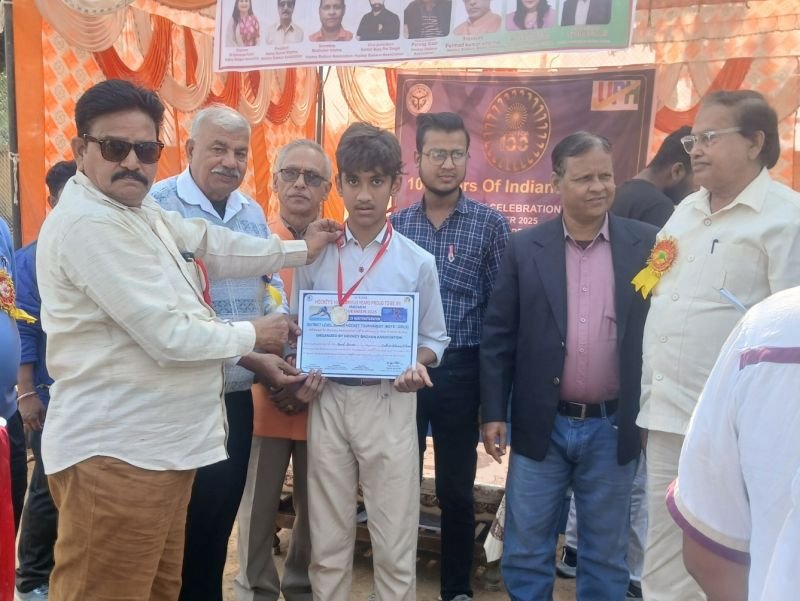 हॉकी प्रतियोगिता के फाइनल में मदर एथीना के छात्र रहे अव्वल, फाइनल में दर्ज की जीत