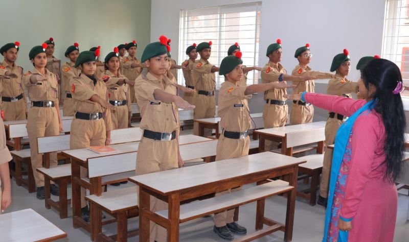 वीडियोः मदर एथीना स्कूल में ‘हमारा संविधान, हमारा स्वाभिमान’ के अंतर्गत विशेष कार्यक्रम का आयोजन