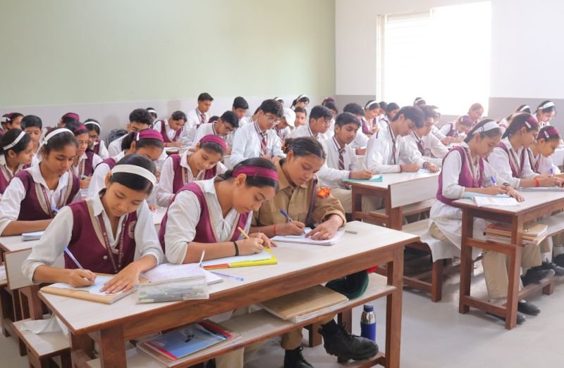 मदर एथीना स्कूल में ‘ढाई आखर पत्र लेखन’, बच्चों में दिखा उत्साह