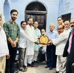 एब सब में उसे नहीं दिखते, अपने अंदर जो झांकता होगा...