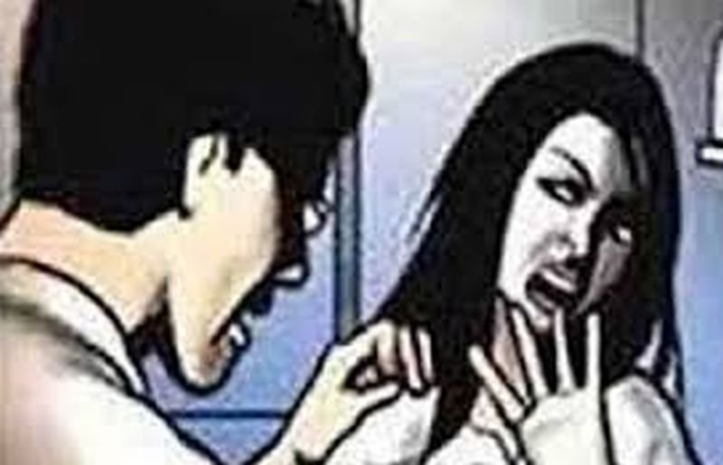 खेत में खींचकर महिला के गाल पर काटा...रेप के बाद गला दबाया