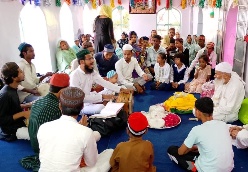 कुरआन ख्वानी की महफिल के साथ तीन रोजा उर्स शुरू, कव्वालों ने सजाई महफिल