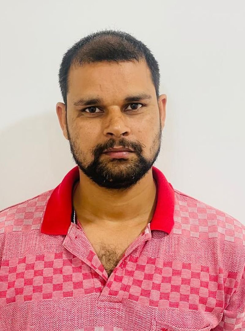 पहले पैर छुए, फिर भरे कोर्ट में मार दी थी ब्लॉक प्रमुख को गोली...बदायूं जेल से फरार सुमित सात साल बाद पकड़ा