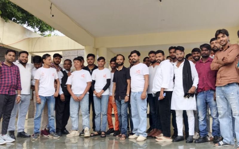 गोशालाओं की अनियमितताओं के विरोध में राष्ट्रीय बजरंग दल ने डीएम को दिया ज्ञापन