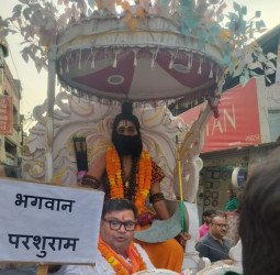 शहर में निकली परशुराम शोभायात्रा, शास्त्री चौक पर हुआ भव्य स्वागत