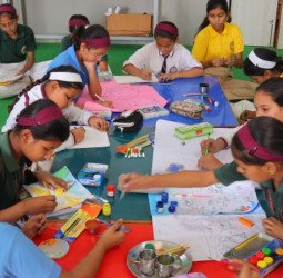 मदर एथीना स्कूल में पोस्टर मेकिंग, ड्राइंग व पेंटिंग प्रतियोगिता का आयोजन