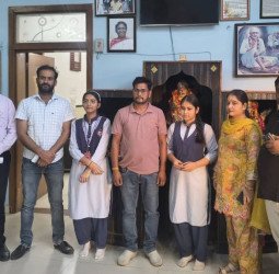 बाबा इंटरनेशनल स्कूल में दसवीं में मनु उपाध्याय ने किया टॉप, प्रबंधन और शिक्षकों ने दी बधाई