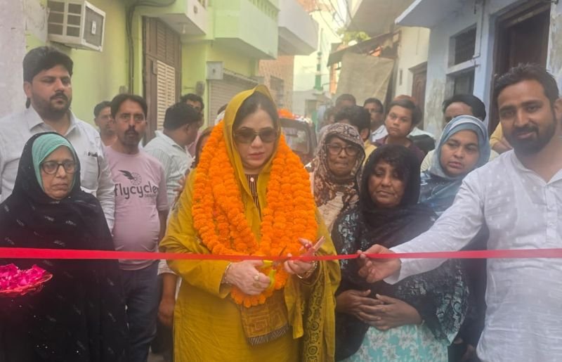 पालिकाध्यक्ष फात्मा रजा ने किया 22.38 लाख के सड़क और नाली निर्माण कार्यों का उद्घाटन