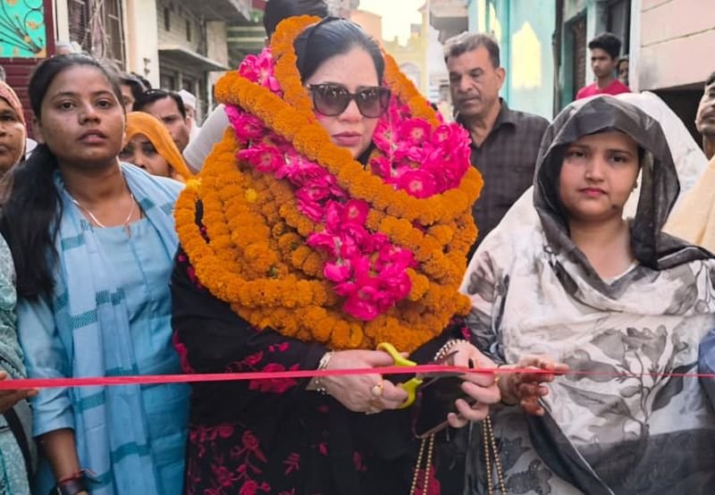 कबूलपुरा और कटरा ब्राहम्पुर में पालिकाध्यक्ष फात्मा रज़ा ने किया सीसी सड़क का उद्घाटन