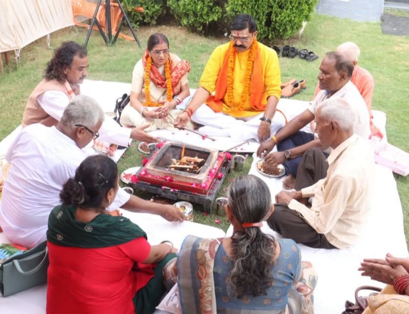 सेवा, समर्पण एवं त्याग के रूप में पूर्व राज्यमंत्री महेश चंद्र गुप्ता ने मनाया अपना जन्मदिन