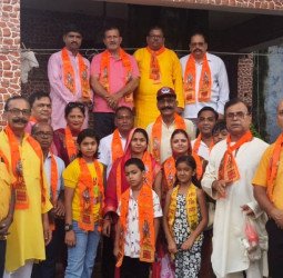 सनातन बोर्ड कार्यकर्ताओं ने किया नीलकंठ महादेव शिवलिंग का जलाभिषेक