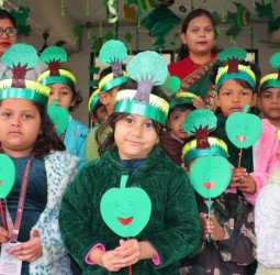 हरियाली के रंग में रंगा नजर आया मदर एथीना स्कूल, मनाया गया ग्रीन डे
