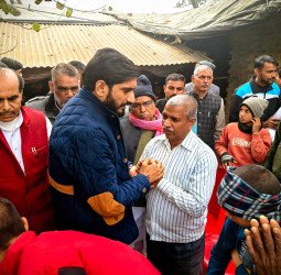 जनता की समस्याएं सुनीं, शोकाकुल परिवारों के पास जाकर संवेदना व्यक्त की सांसद आदित्य यादव ने