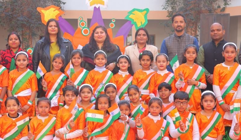 मदर एथीना के विद्यार्थियों ने 77वें गणतंत्र दिवस के अवसर पर स्कूल में मनाया जश्न