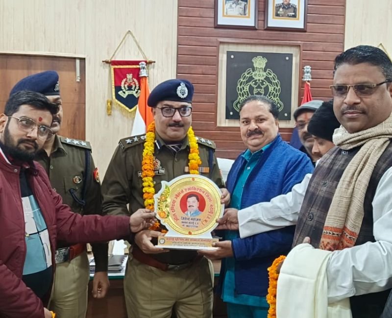 सराफा कारोबारियों ने एसएसपी समेत सभी पुलिस अधिकारियों को किया सम्मानित