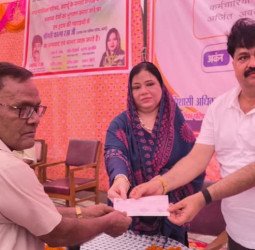पूर्व मंत्री आबिद रज़ा और पालिकाध्यक्ष फात्मा रज़ा ने पालिका  कर्मचारियों को किया 4.40 करोड़ का भुगतान