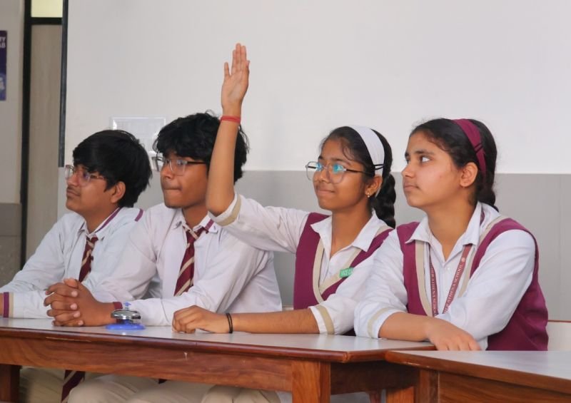 ‘साइंस क्विज’ में विद्यार्थियों ने की दिमागी कसरत, प्रश्नों के दिए तार्किक जवाब