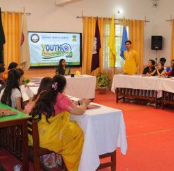 मदर एथीना स्कूल में ‘युवा संसद’ का आयोजन, सत्ता और विपक्ष ने दिए अपने-अपने तर्क