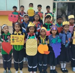 एचपी इंटरनेशनल स्कूल में बच्चों ने दिया संदेश-'स्वस्थ रहो, तंदुरुस्त रहो'